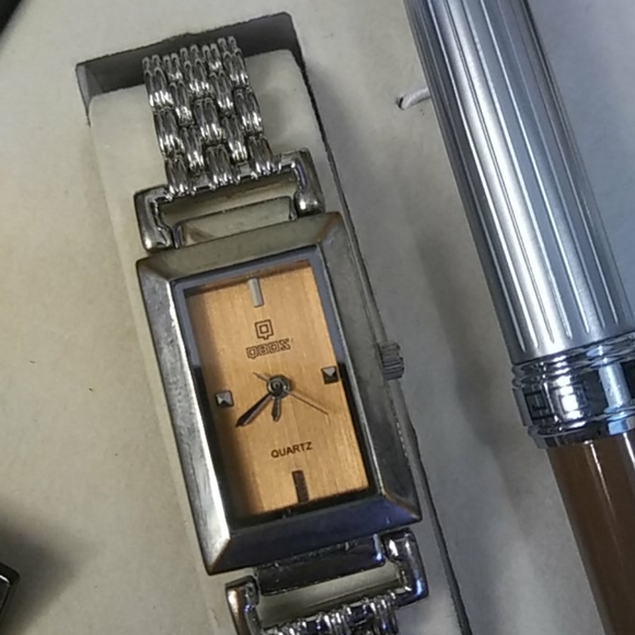 QBOS Watch Set - Picture 8 of 8